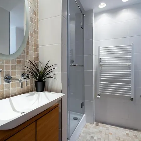 Cismigiu Park Elisabeta Apartment-ultra Апартаменты